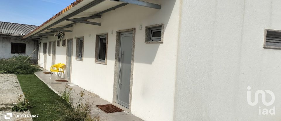 Bâtiment à Paredes de 560 m²