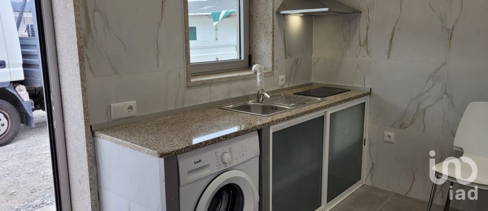 Bâtiment à Paredes de 560 m²