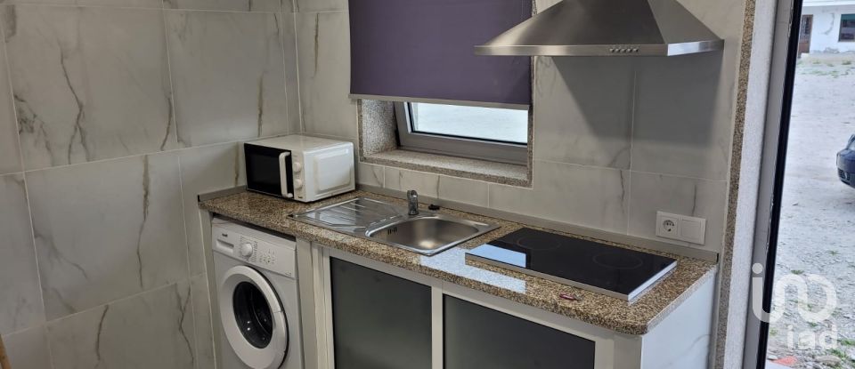 Bâtiment à Paredes de 560 m²