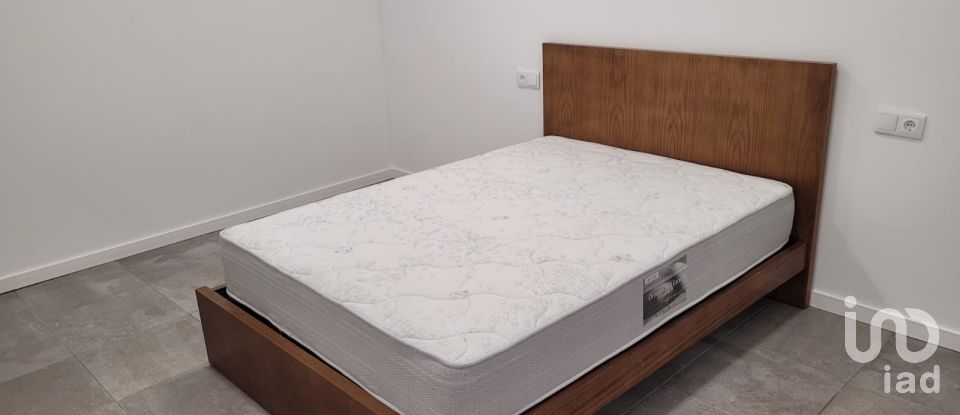 Bâtiment à Paredes de 560 m²