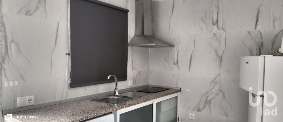 Bâtiment à Paredes de 560 m²