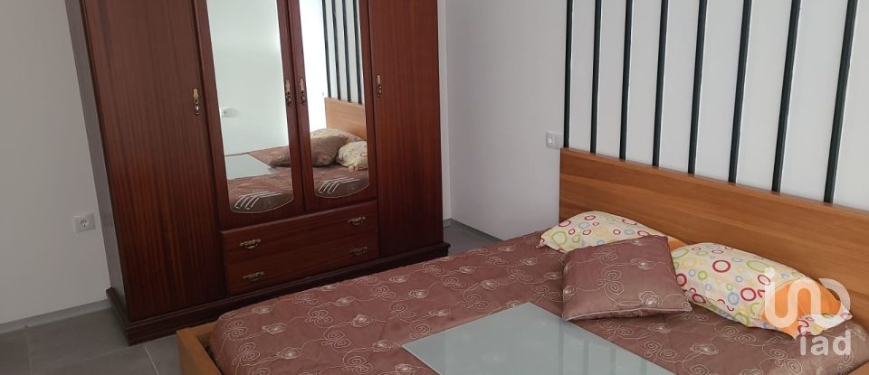 Bâtiment à Paredes de 560 m²