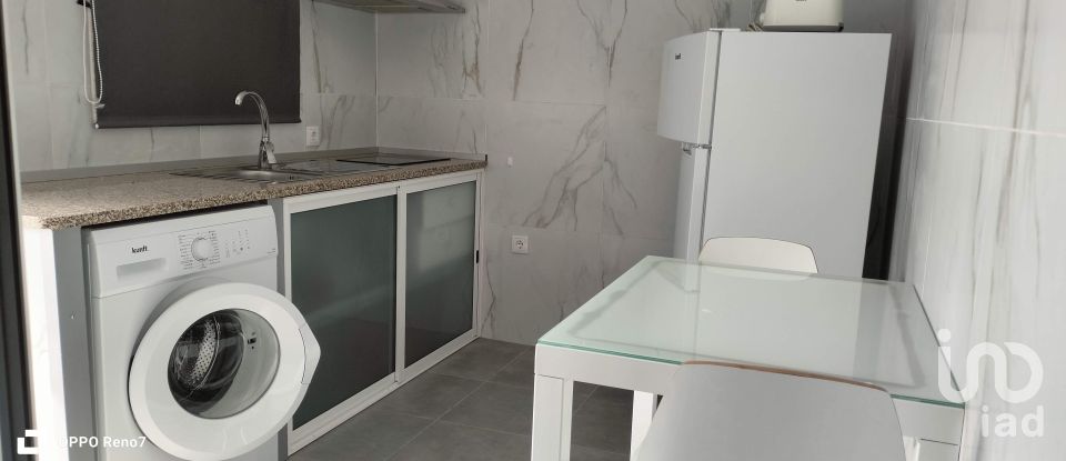 Bâtiment à Paredes de 560 m²