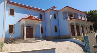 House T5 in Campelo e Ovil of 1,240 m²