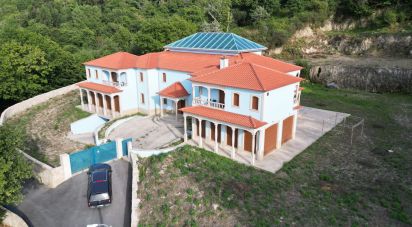 House T5 in Campelo e Ovil of 1,240 m²