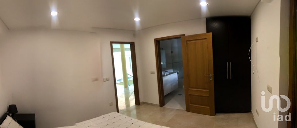 Moradia T5 em Campelo e Ovil de 1 240 m²