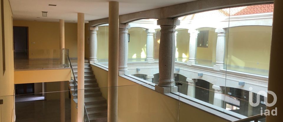 Moradia T5 em Campelo e Ovil de 1 240 m²