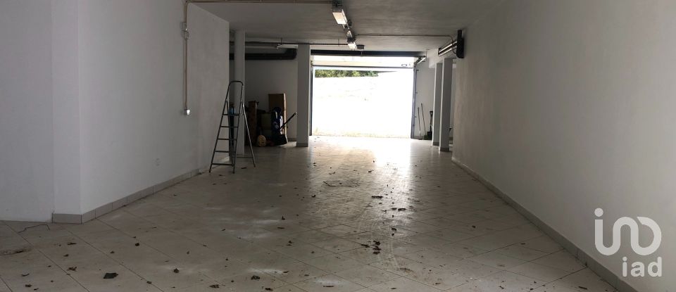 Moradia T5 em Campelo e Ovil de 1 240 m²