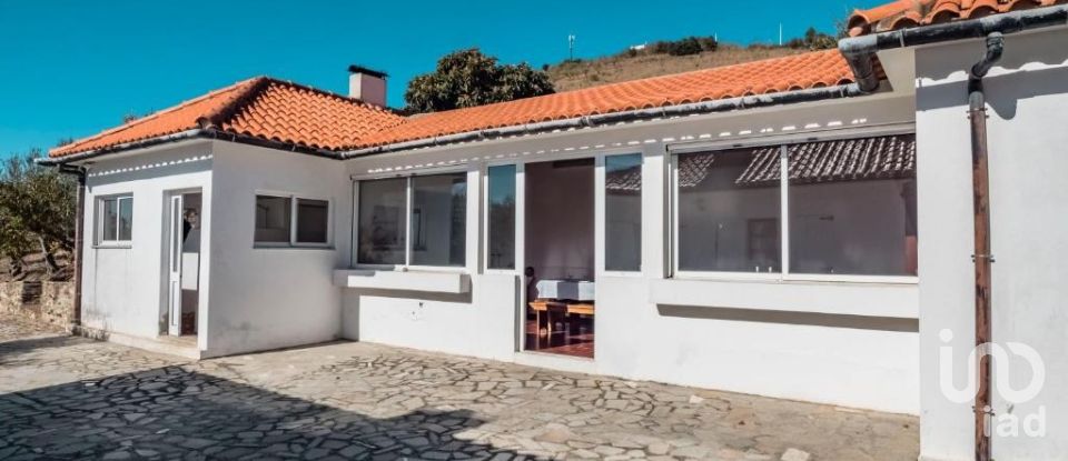 Quinta T4 em Meirinhos de 150 m²