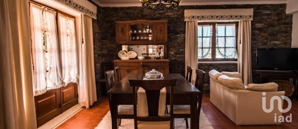 Quinta T4 em Meirinhos de 150 m²