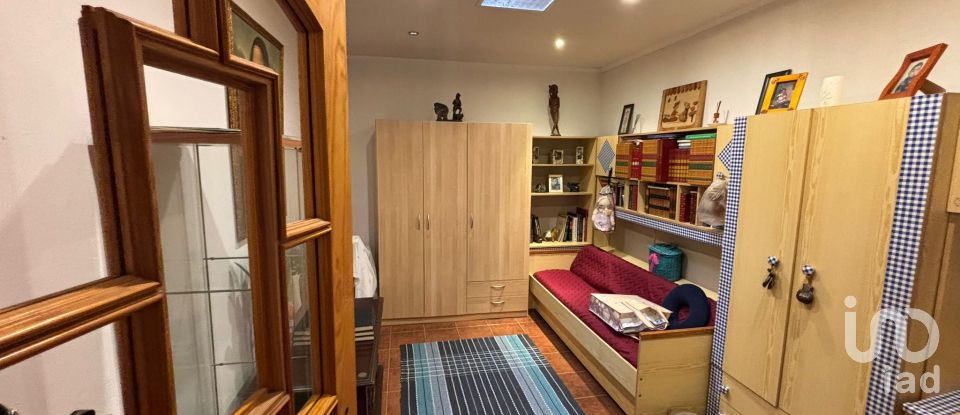 House T4 in Seixal, Arrentela e Aldeia de Paio Pires of 130 m²