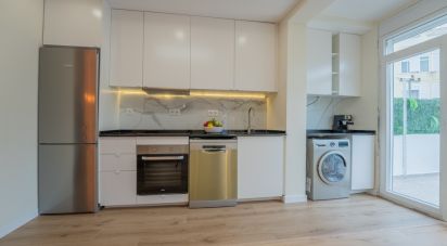 Apartment T2 in Algés, Linda-a-Velha e Cruz Quebrada-Dafundo of 105 m²