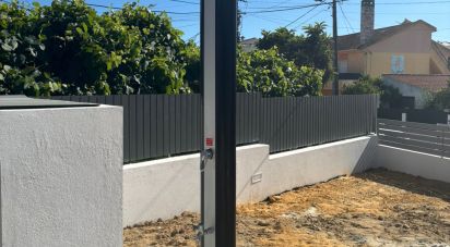 Maison T4 à Charneca De Caparica E Sobreda de 375 m²