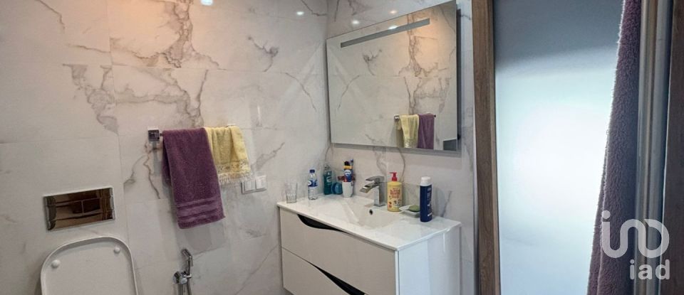 Moradia T4 em Charneca De Caparica E Sobreda de 375 m²