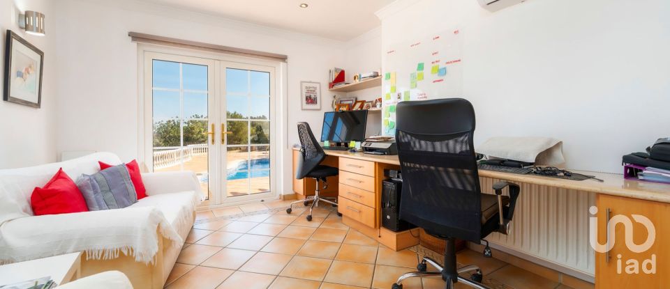 Maison T4 à Boliqueime de 135 m²