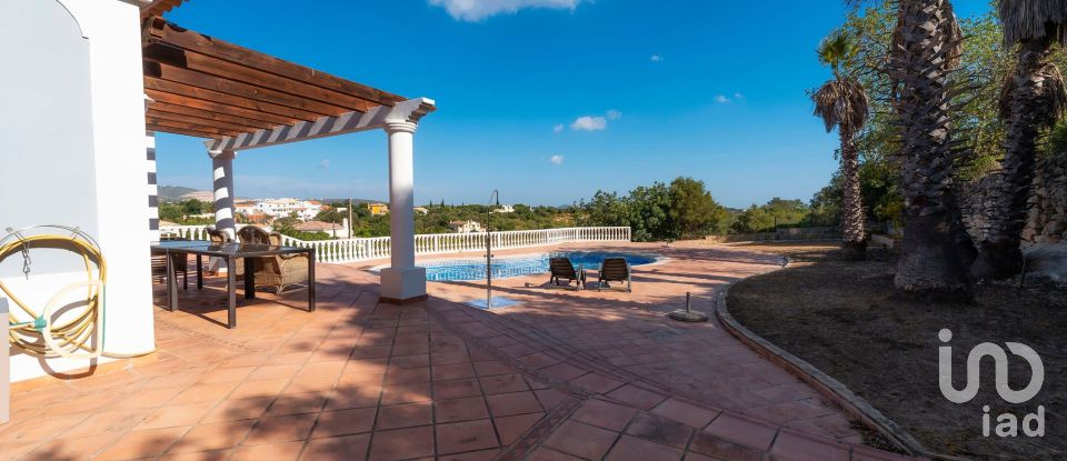 Maison T4 à Boliqueime de 135 m²