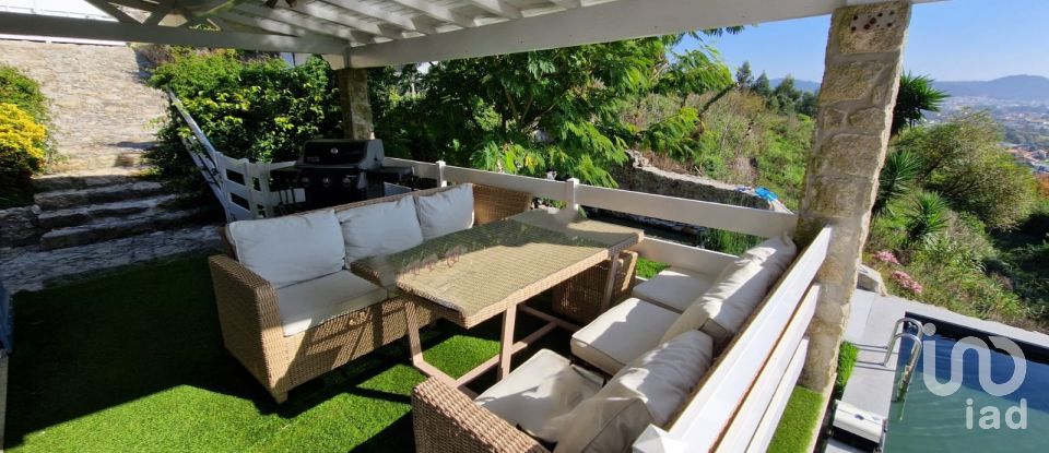 Maison T4 à Castelo do Neiva de 245 m²