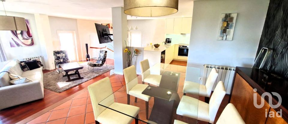 Maison T4 à Castelo do Neiva de 245 m²