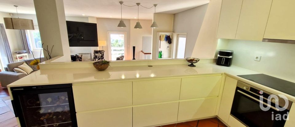 Maison T4 à Castelo do Neiva de 245 m²