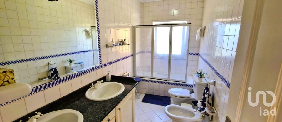 Maison T4 à Castelo do Neiva de 245 m²