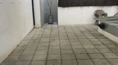 Shop / premises commercial in Lordelo Do Ouro E Massarelos of 250 m²