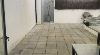 Shop / premises commercial in Lordelo Do Ouro E Massarelos of 250 m²