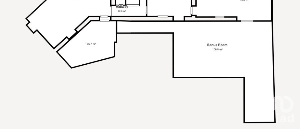 House T8 in Bougado (São Martinho e Santiago) of 270 m²