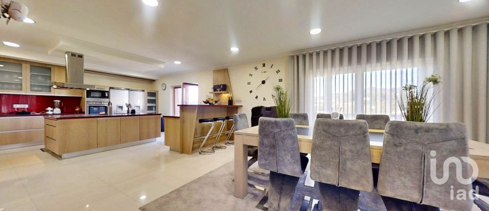 Moradia T4 em Recezinhos (São Mamede) de 435 m²