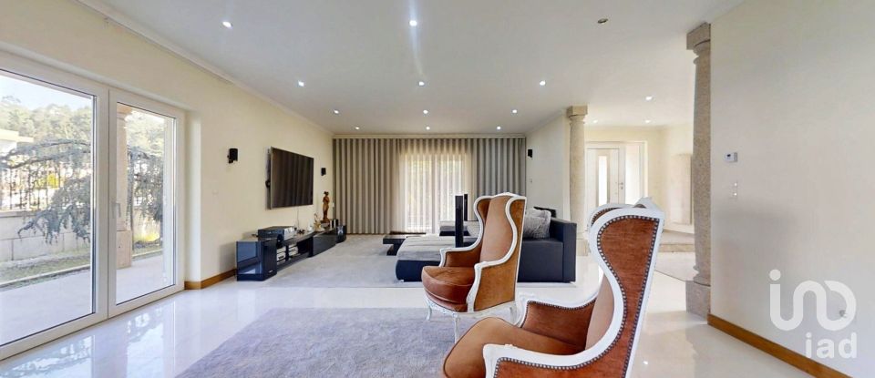 Moradia T4 em Recezinhos (São Mamede) de 435 m²