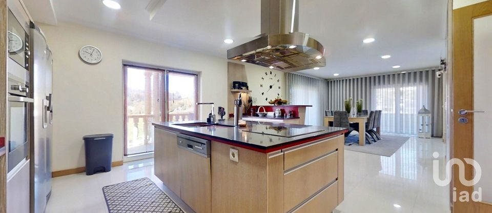 Moradia T4 em Recezinhos (São Mamede) de 435 m²