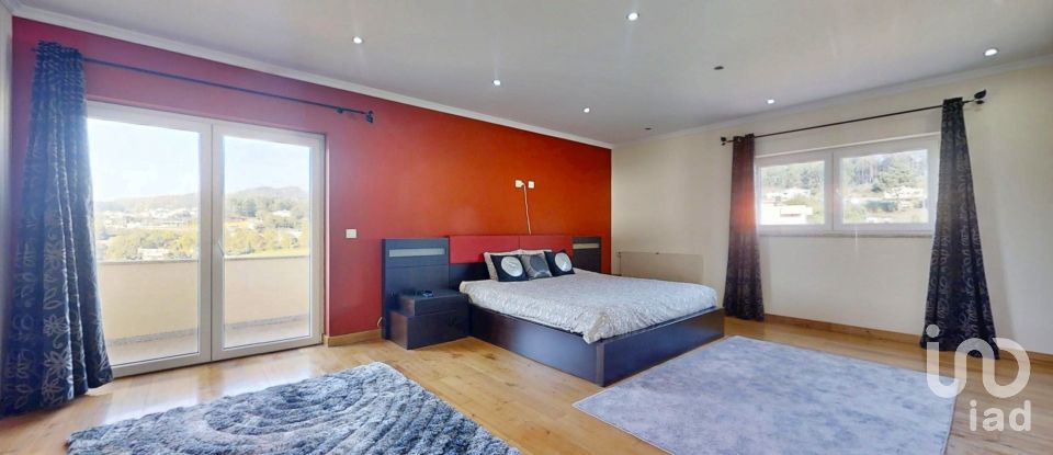 Moradia T4 em Recezinhos (São Mamede) de 435 m²