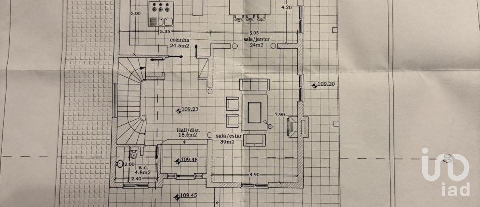 Moradia T4 em Recezinhos (São Mamede) de 435 m²