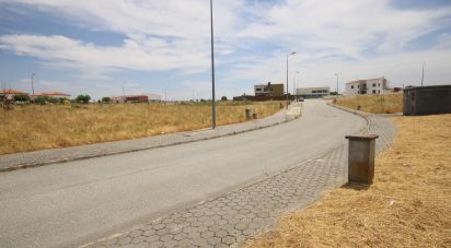 Terrain à Almeida de 550 m²