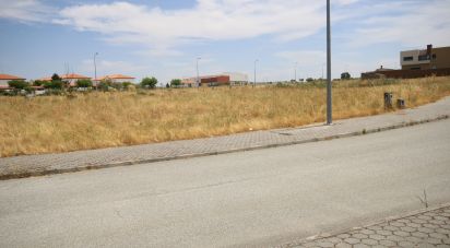 Terrain à Almeida de 530 m²