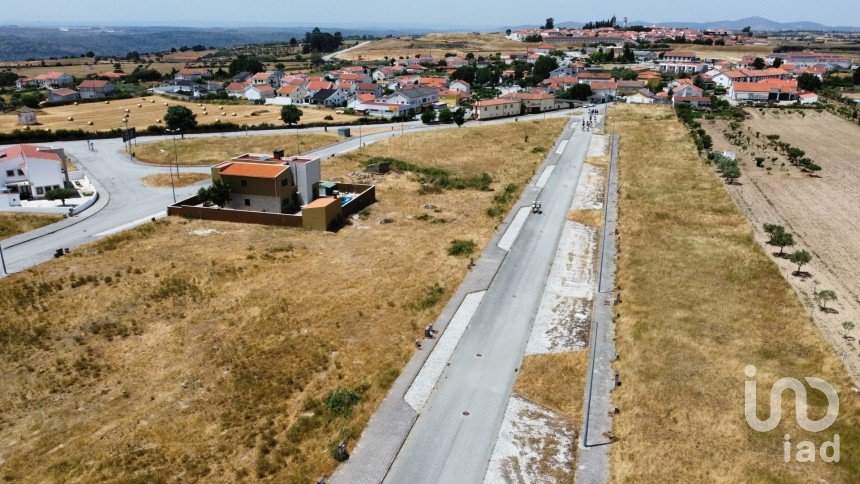 Land in Almeida of 562 m²