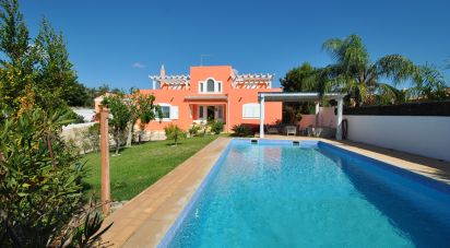 House T5 in Almancil of 259 m²