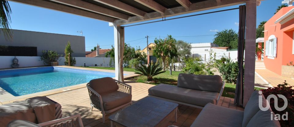 House T5 in Almancil of 259 m²