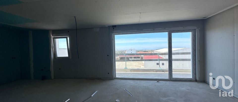 Apartamento T3 em Atouguia da Baleia de 117 m²