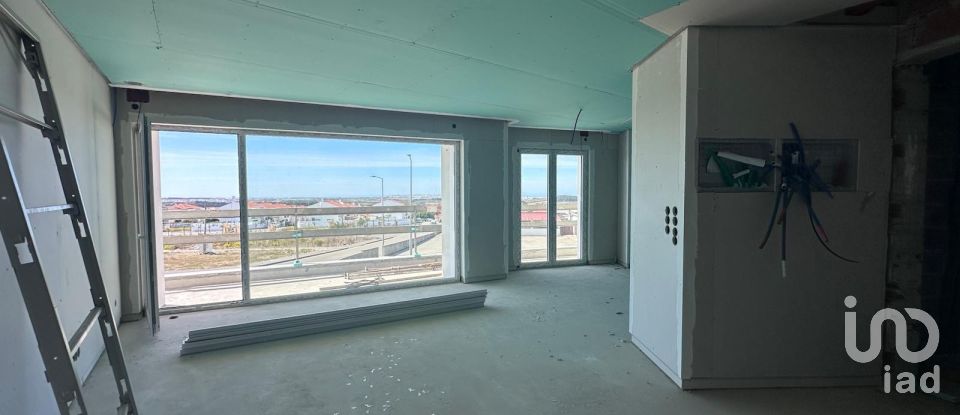 Apartamento T3 em Atouguia da Baleia de 117 m²