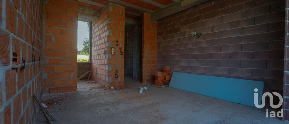 Maison T3 à Palmeira de Faro e Curvos de 230 m²