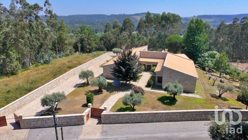 House T4 in Associação de Freguesias do Vale do Neiva of 489 m²