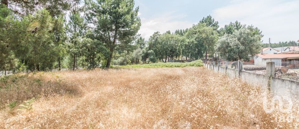 Terreno rústico em Marinha Grande de 702 m²