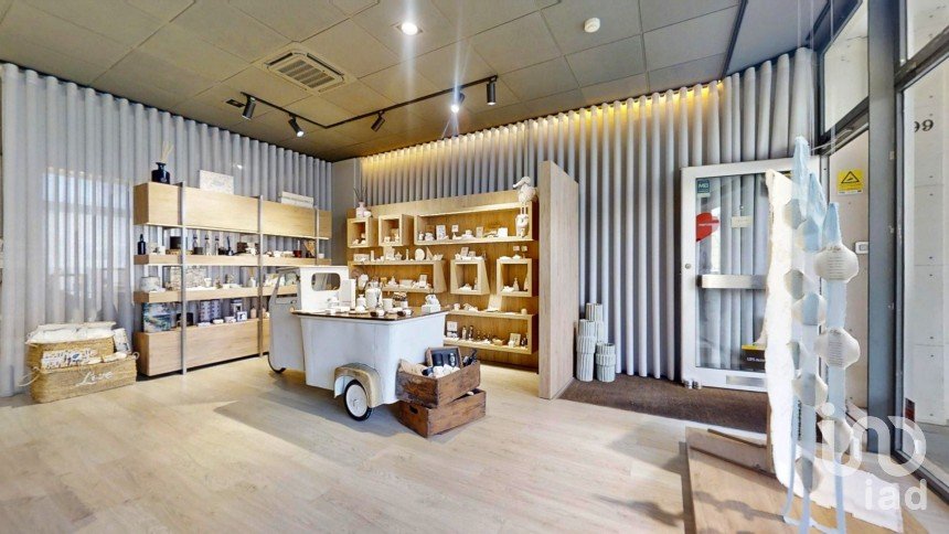 Boutique/Local commercial à Cidade da Maia de 97 m²