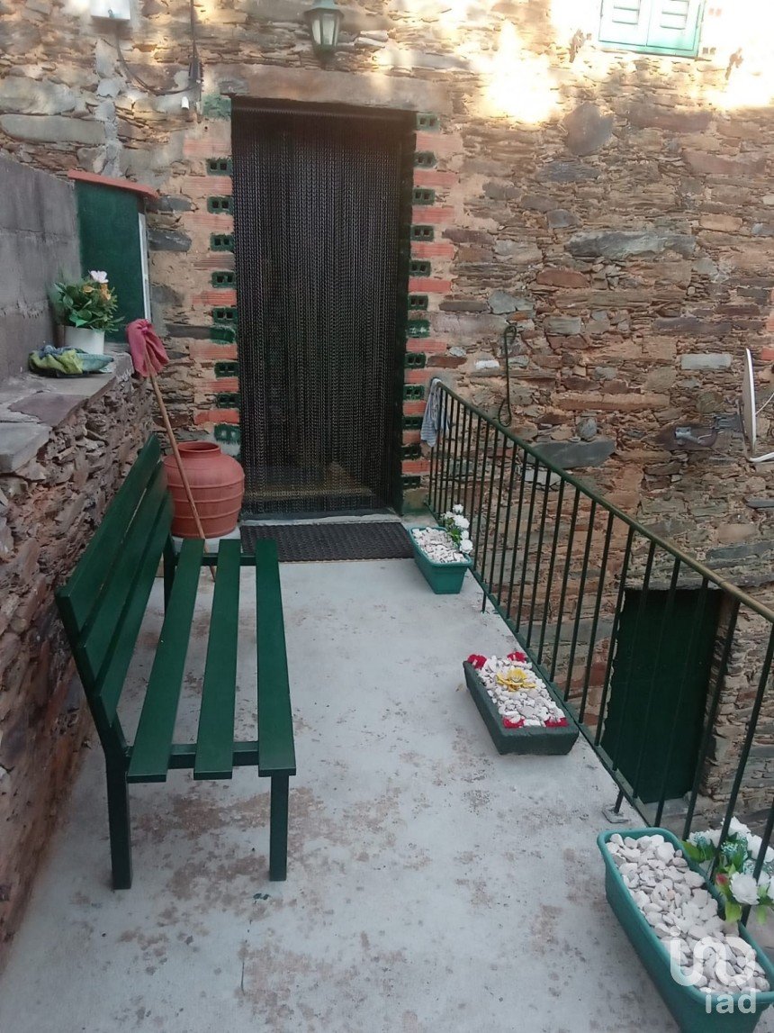 House T2 in Sobreira Formosa e Alvito da Beira of 146 m²