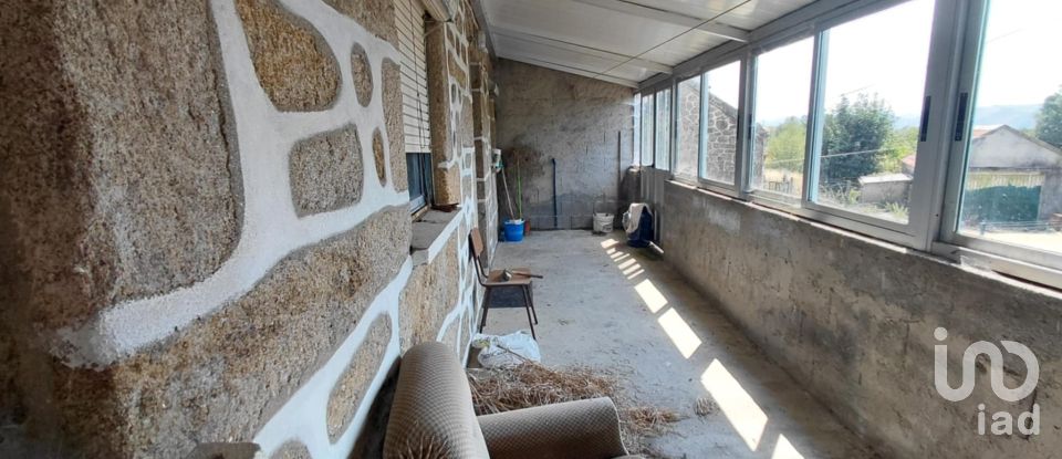 Casa de Campo T3 em Castro Laboreiro e Lamas de Mouro de 440 m²