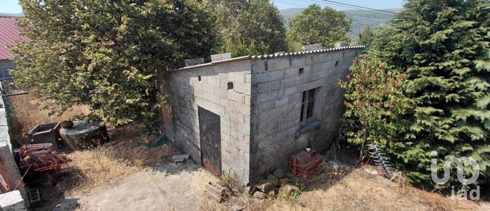 Casa de Campo T3 em Castro Laboreiro e Lamas de Mouro de 440 m²
