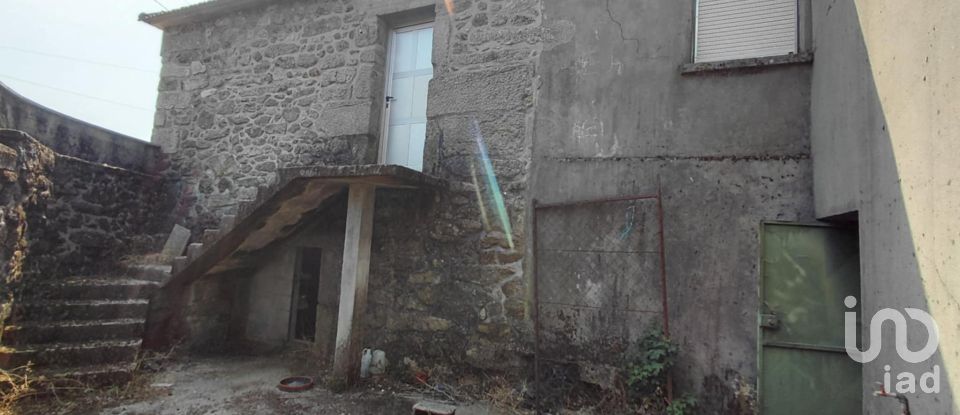 Casa de Campo T3 em Castro Laboreiro e Lamas de Mouro de 440 m²