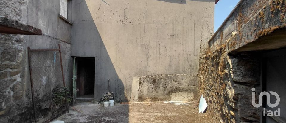 Casa de Campo T3 em Castro Laboreiro e Lamas de Mouro de 440 m²