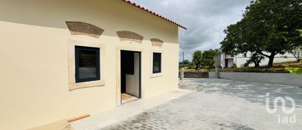 Moradia T2 em Porto de Mós - São João Baptista e São Pedro de 112 m²