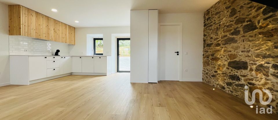 Moradia T2 em Porto de Mós - São João Baptista e São Pedro de 112 m²